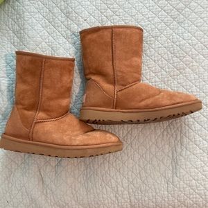 Ugg classic short boots, tan, size 8